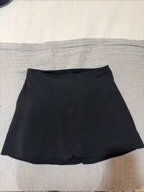 Nike Women’s Black Athletic Skort with Subtle Swoosh Accent